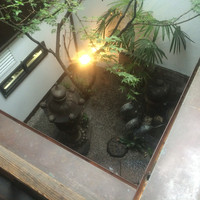 先斗町 魯ビン - 中庭
                すごく風情あります
