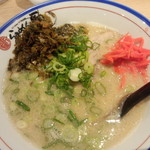 ラーメン匠 - とんこつしぼり <税込>570円 ※高菜、紅しょうが　無料トッピング後(2015.06.02)