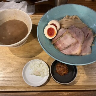 いかれたヌードル フィッシュトンズ_1