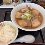 喜多方ラーメン 坂内 - 料理写真: