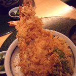 江戸前天丼 銀座天ぱち - 本日のはみ出し具合