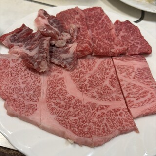 焼肉のまる金 - 料理写真: