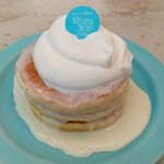 リバーカフェ - 生クリームパンケーキ