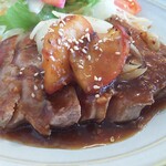 うさぎと葉っぱ
