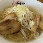 みそ吟 - 料理写真:函館塩
麺は味噌と同じで太めでした
