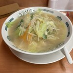 日高屋 - 料理写真:野菜たっぷりタンメン(麺半分)