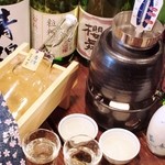 h Tisanti Syou And Kositu Daining Guragara - 日本酒は４合瓶でご注文頂けると、卓上酒燗器でご自分で温度を見ながら温めて頂くこともできます。