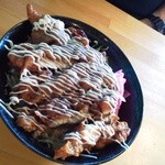 キャプテンぶぅひぃず - メガチキン丼