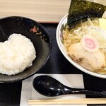 札幌みその - 料理写真:塩らーめん 880円+バタートッピング 180円、小ライスセット 110円
