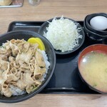 伝説のすた丼屋 - 料理写真:すた丼+千切りキャベツ追加(200円くらい?)
