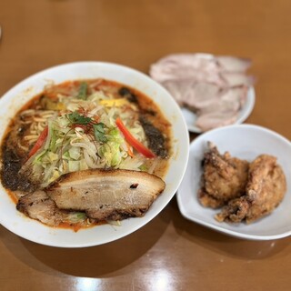 麺や遊大 - 料理写真:辛タンメン大盛中辛痺れマシ豚チャーシュー変更¥1150 旨し塩からあげハーフ¥380 釜焼きチャーシュー¥300