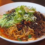 万豚記 - 料理写真:黒担担涼麺
