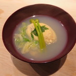 くろぎ - はまぐり真丈とアスパラ・ソバージュ、春キャベツのお椀