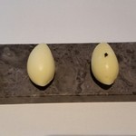 ランベリー ナオト キシモト - バターは２種類。プレーンと、桜のチップを混ぜ込んだものと。