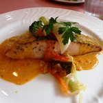 厨房セルポワ - サーモンソティーうこん入りハーブソース