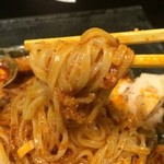 175°DENO担担麺 - 【2015年06月】限定の「棒棒鶏涼麺（すごく痺れる）の麺は、平内麺。