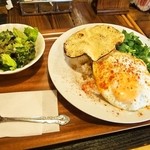 PANNYA CAFE CURRY - ドライキーマカレー ＆ 目玉焼きトッピング