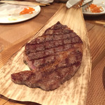 小石川 中勢以 - 6人だから厚切りいけた
      リブロース300g