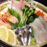 ■Assortment of 5 fresh sashimi delivered directly from the market