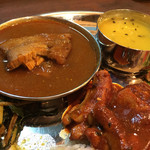 ダルバート食堂 - マグロのカレーと豆スープ