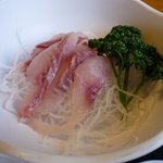 なまず定食に付く、こいの刺し身