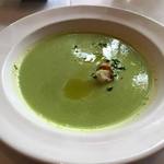 Taormina Sicilian Cuisine - ソラ豆？のスープ。