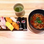 スシロー - 料理写真:すし１０種盛り＋かけラーメン＠９１０円（税込）