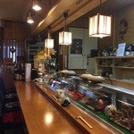 小料理 今井 - 店内明るく雰囲気良いです♪