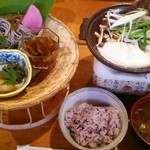 茶処 あ・そこ - モーニングはメインの陶板焼き、小鉢、黒米ごはん、味噌汁、ドリンクが付く。(201506)