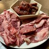 萬里 - 料理写真:「萬里盛りA」ジンギスカン用のマトン、ラム肩ロース、ラムももに、玉ねぎともやしが付いたセット