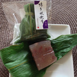 天山 - 料理写真:わらび粉と小豆の冷菓 160円
