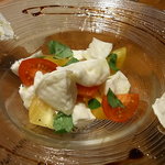 京都 ネーゼ - 2010/1月：いつもお馴染み「宮崎産モッツァレラ」のサラダ
