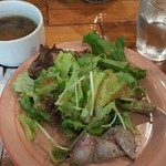 Piza Ba Ura Akihabara - ランチのスープとサラダ