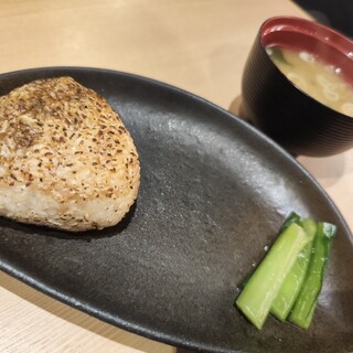 寝ずの甚八 - 料理写真:焼きおにぎり