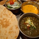 padma - 山羊とほうれん草のカレー、チャパティ、サラダ、スープ