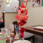 카페 도 리온 - 特選いちごづくしパフェ☆