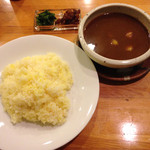 タージマハール - ムルギー(味付け鶏肉)の大掛け、ライス大盛