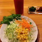 タージマハール - このドレッシングも蒲田の味。甘めで酸味があって激辛カレーに最適！