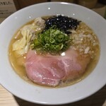 らぁめん 希いろ - 料理写真:鴨とさんま節のワンタン麺
