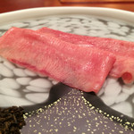 にくの匠 三芳 - 2015/6_近江牛のタンの昆布締め薄造り