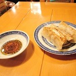 中国ラーメン揚州商人 - 半餃子