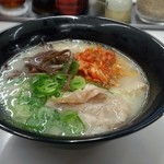 博多ラーメン はかたや - チャーシューキムチラーメン　５８０円