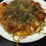 おかげ - 広島流お好み焼き、600円です。