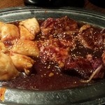 Kotobuki Yakiniku - 丸腸 (1000円)税抜 ・牛ハラミ (1100円)税抜