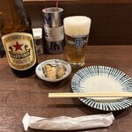 エキニシ海鮮スタンドうみの介 - まずはビール！