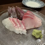 エキニシ海鮮スタンドうみの介 - 刺身3種盛り