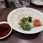 エキニシ海鮮スタンドうみの介 - 名物、地物の穴子の刺身