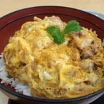 鶏三和 - 名古屋コーチン親子丼は３００円高い１０８０円