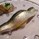 カセント - 2015.5ランチ③奥アンチョビときゅうり、手前いわしのマリネと柑橘とアーモンド