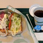 サブウェイ - 料理写真:SUBWAY 日本橋兜町店 スパイシークラブハウス R 680円 + ホットコーヒーS 220円(共に税込)